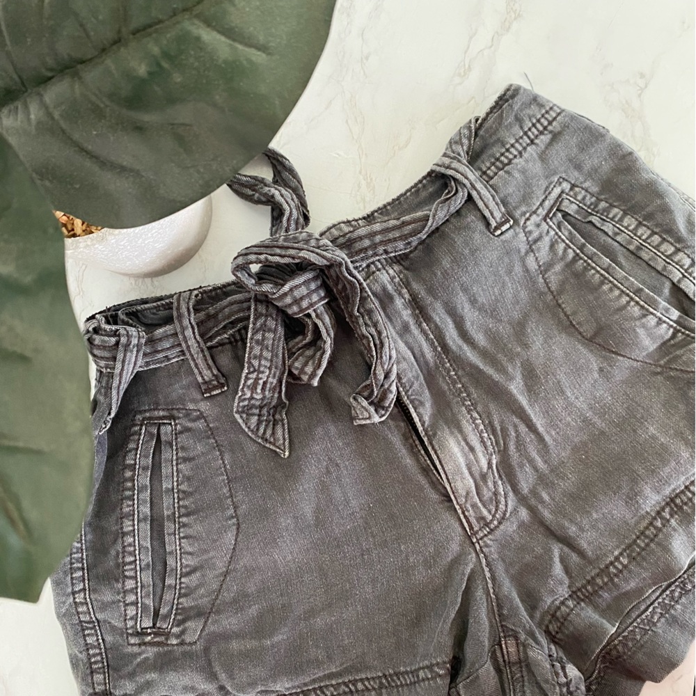 American Eagle Gray Loose Short shorts Size 4